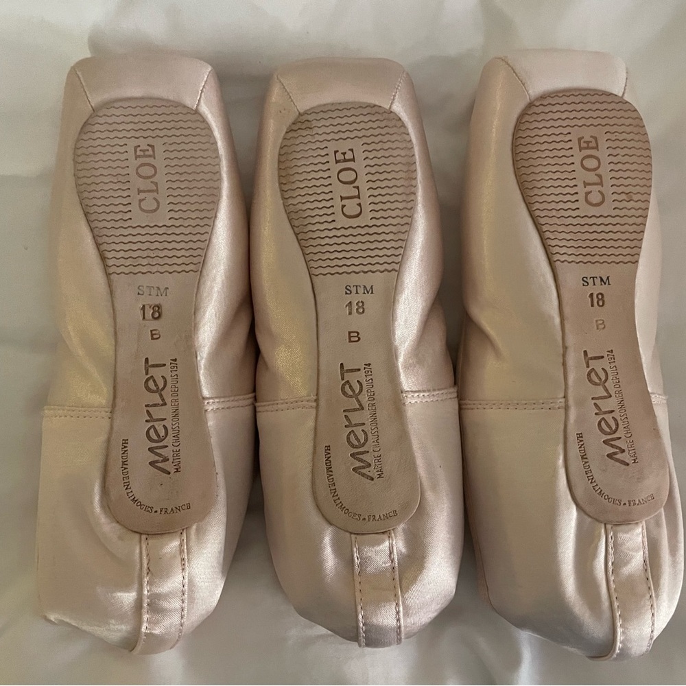 Merlet Cloe pointe shoes. Brand new. Never used. Size 18B STM.